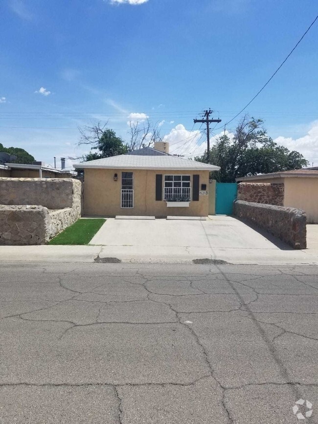 Building Photo - 1521 B St Rental