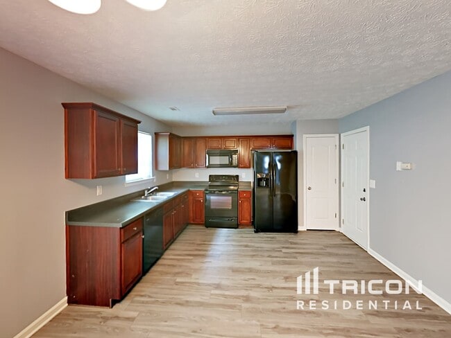 Photo - 529 McCain Creek Trail