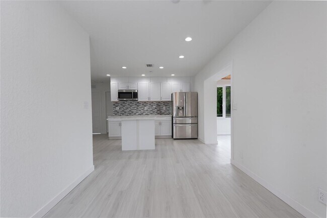 Photo - 713 SW 4th Ct