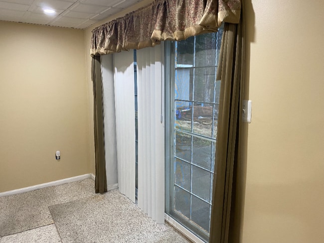 Photo - 8809 Royal Crest Dr