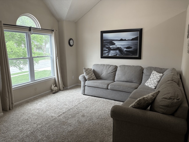 Formal living area - 207 NE 103rd St