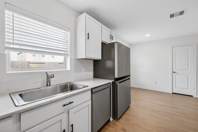 Photo - 3039 Ash Ray Dr