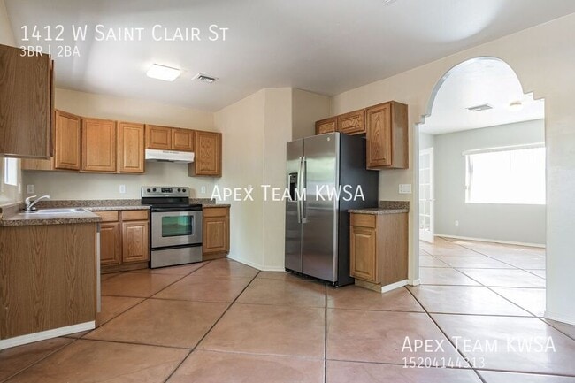 Photo - 1412 W St Clair St