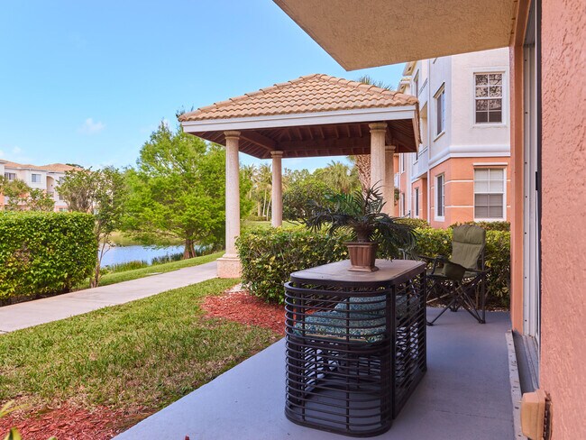 Photo - 9112 Myrtlewood Cir W