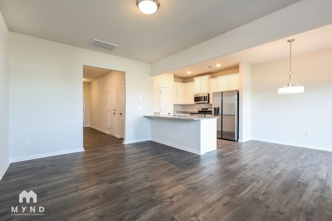 Photo - 10 Apricot Ln
