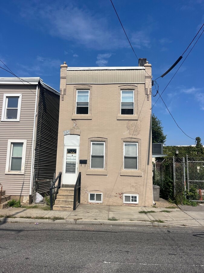 Photo - 7128 State Rd