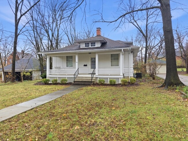 Building Photo - 303 Westwood Ave