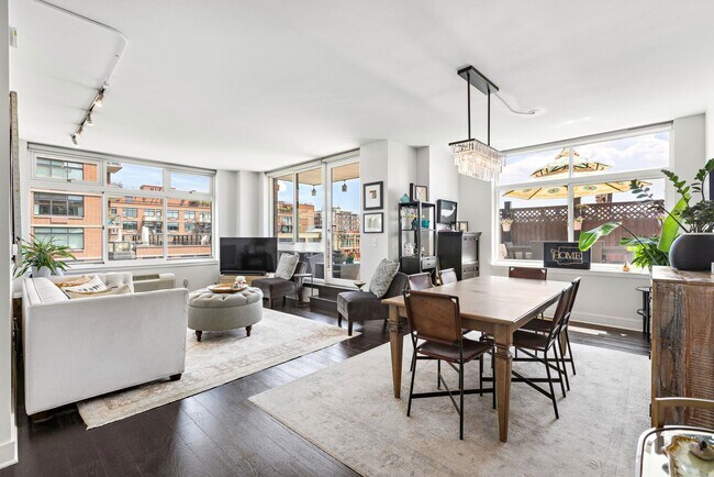 Photo - 1450 Washington St