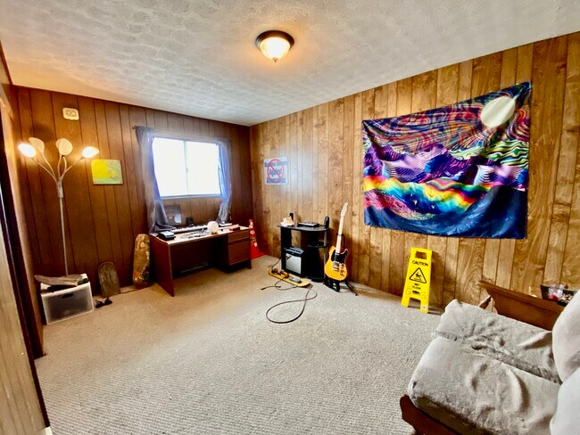 Photo - 225 Jones Ave Unit 2