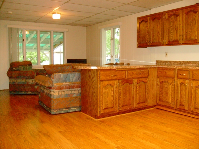 Photo - 184 E 9th St