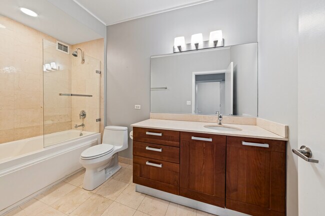 Photo - 744 N Clark St Unit 704