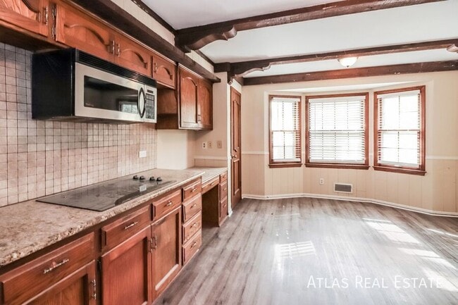 Photo - 9011 W 105th St