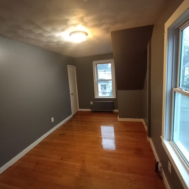 25 Pl Apartment For Rent in Taunton, MA