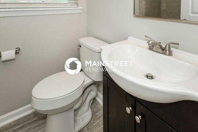 Photo - 4 Bedroom Pet-Friendly Home in JACKSONVILLE, FL with Main Street Renewal