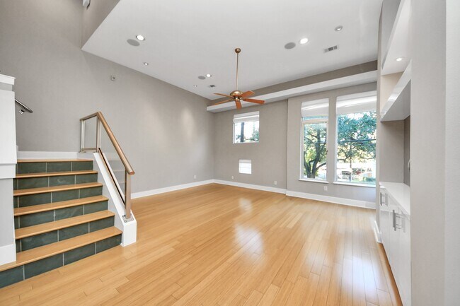 Photo - 1610 Calumet St