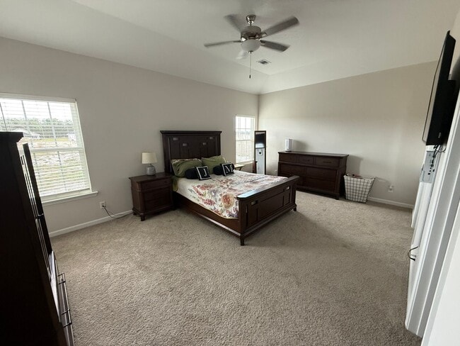 Photo - FOR RENT