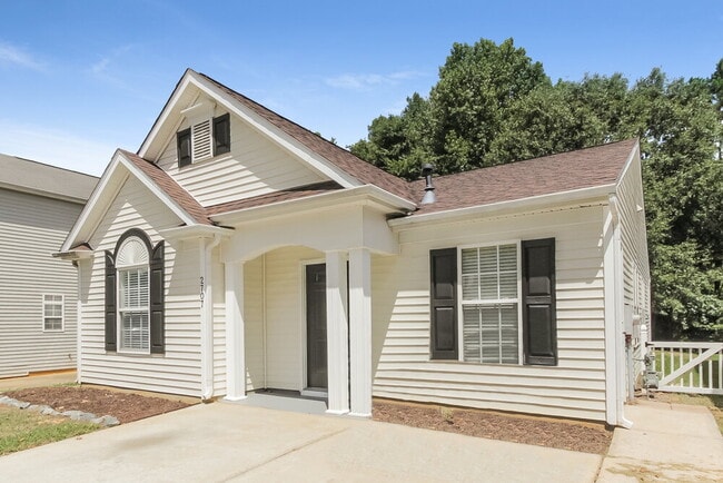 Photo - 2707 Oasis Ln