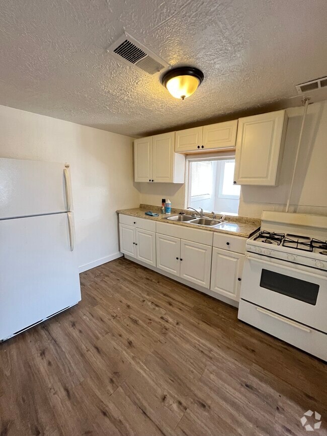 Building Photo - 713 Cannon Rd SW Unit B Rental