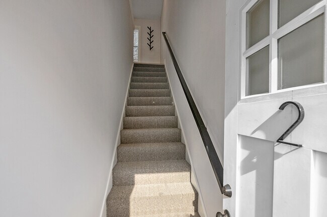 Photo - 415 11th St NW Unit 2