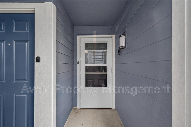 Building Photo - 12600 SE Freeman Way Unit 3, 28 - 1