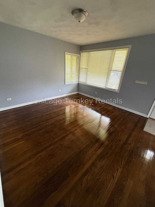 Photo - 14204 Woodlawn Ave