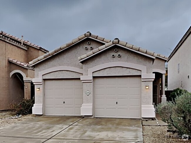 Building Photo - 1335 W Wahalla Ln Rental