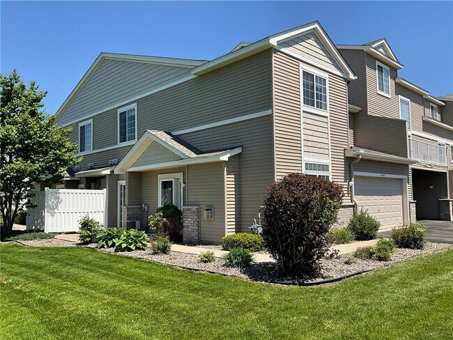 Photo - 6585 Olive Ln N