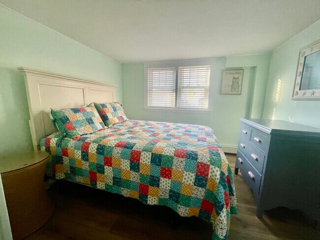 1st Queen Bedroom - 123 Atlantic Ave Unit 1