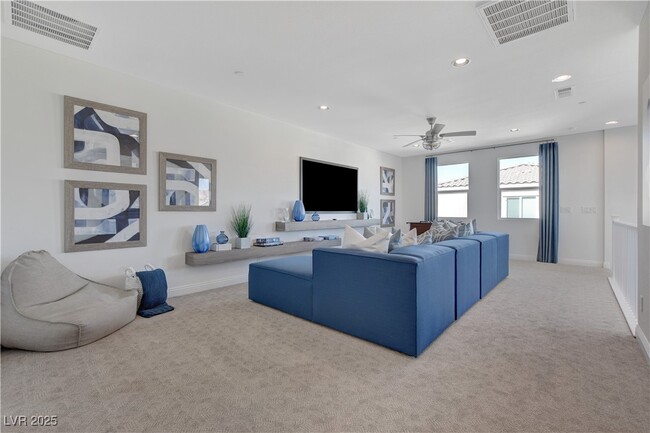 Building Photo - 1075 N Water St