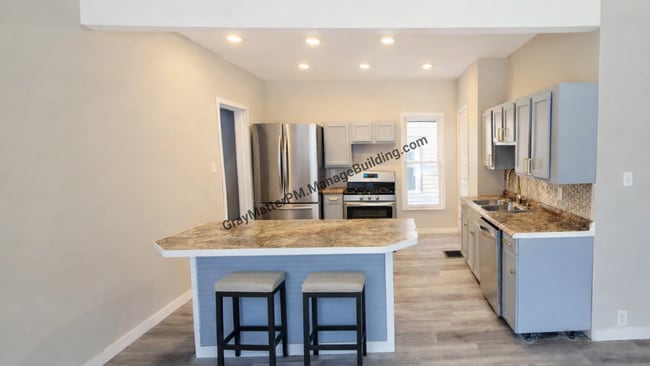 Photo - 1032 Raspberry St