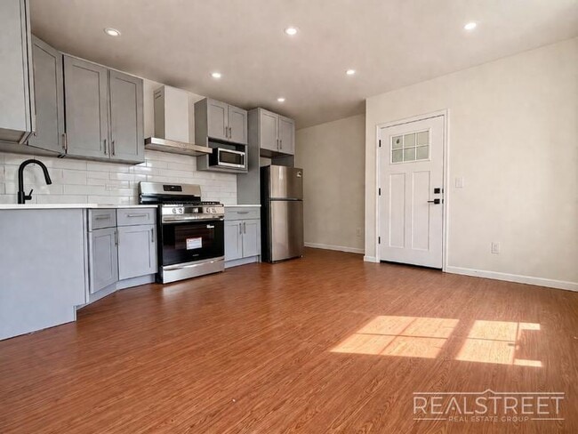 Photo - Sun-Filled 2 Bed / 2 Bath w/ King Primary, Walk-In Closet – Steps from Gates J Unit 2