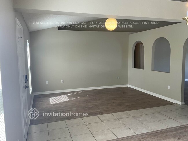 Photo - 919 Amboise Ln