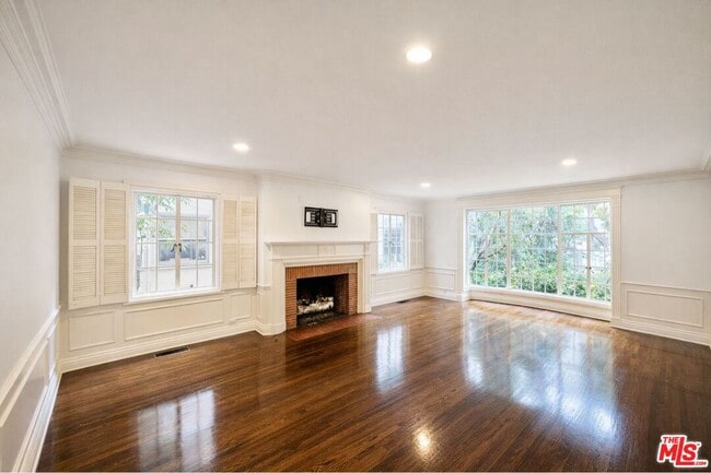 Photo - 214 S Spalding Dr