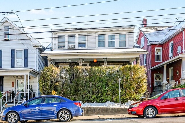 Building Photo - 626 State St Unit #4