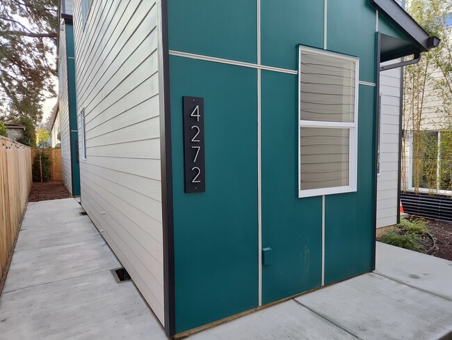 Photo - 4272 NE Going St