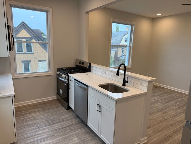 Building Photo - 316 Bailey Ave Unit 316