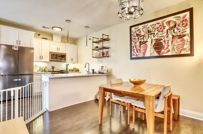 Photo - 1901 Summit Ave Unidad 404