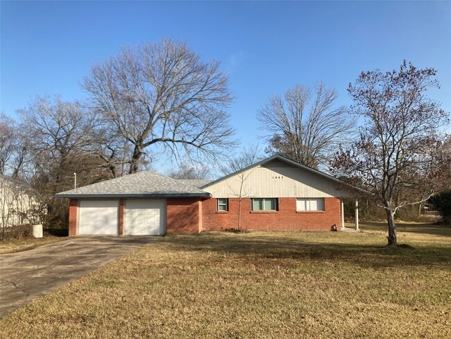 Photo - 1942 Center St