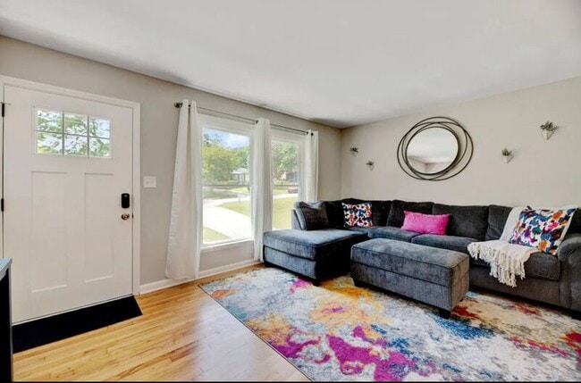 Photo - 2809 Newark Dr