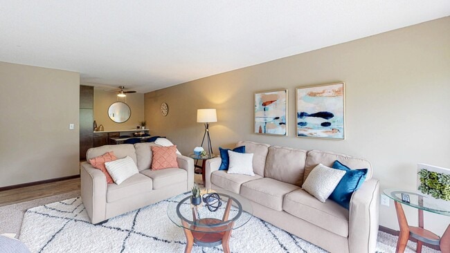 Photo - Shoreview Grand