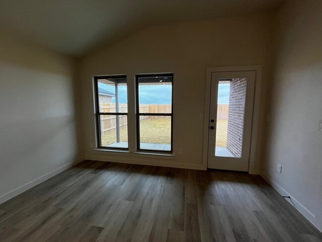 Photo - 2028 Cottonwood Ave