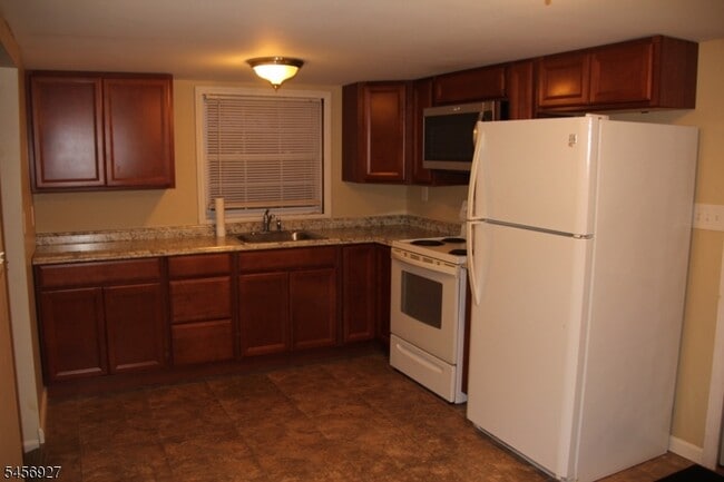 Photo - 31 Ringwood Ln