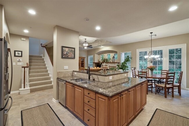 Photo - 43 S Longsford Cir