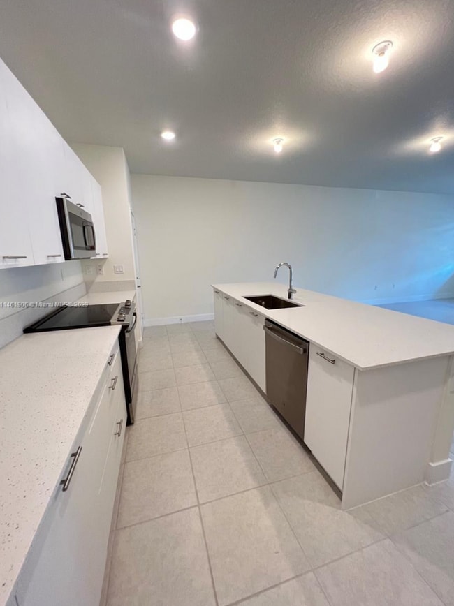 Photo - 8224 NW 43rd St