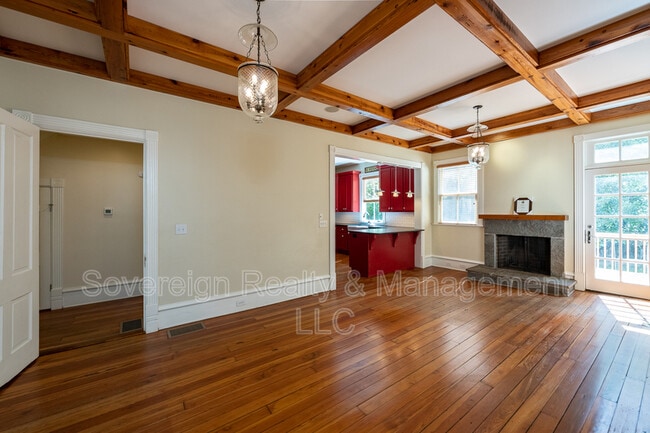 Building Photo - 765 Woodland Ave SE