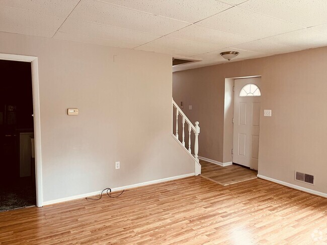 Building Photo - 502 Suismon St Rental