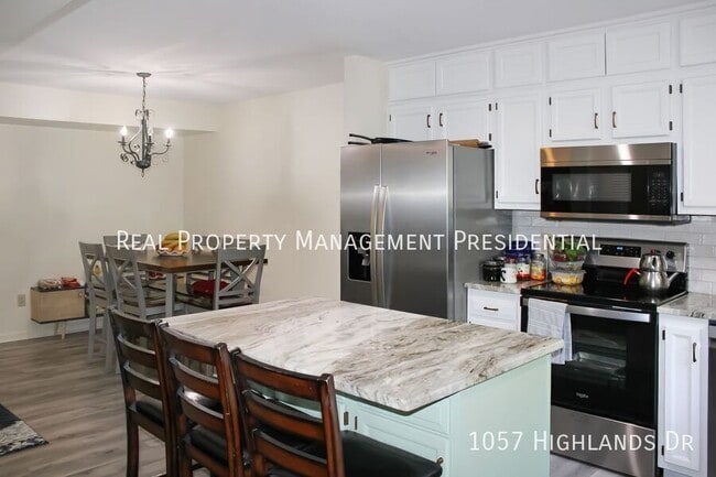 Photo - 1057 Highlands Dr
