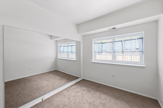 Photo - 8032 Sandy Spring Rd