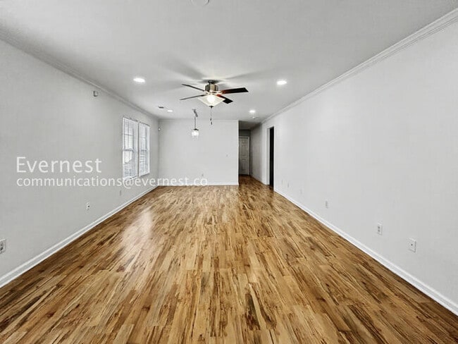 Photo - 1065 Fair St SW