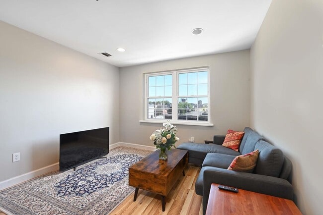 Building Photo - 413-415 9th St Unit 501 Rental